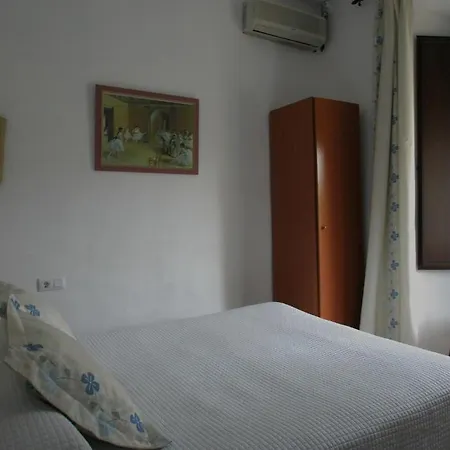 Guest house El Portillo 2*