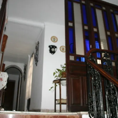 El Portillo Guest house 2*